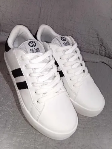 Tênis novo, nunca usado!