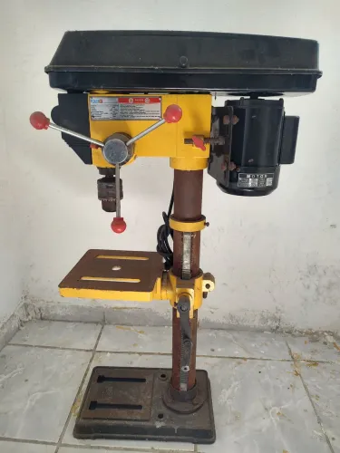 FURADEIRA DE BANCADA 220v