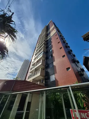 Vendo Apartamento no Ed. Lás Palmas - 4/4 - Umarizal - 135m² - Andar Alto - Área de lazer.
