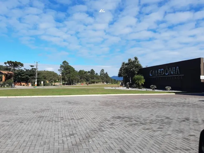 Terreno no Condomínio Caledônia em Camboriú.