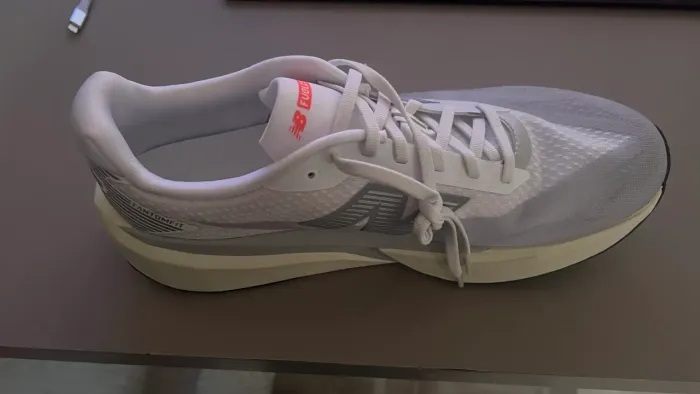 Tênis new balance fuelcell rebel v5