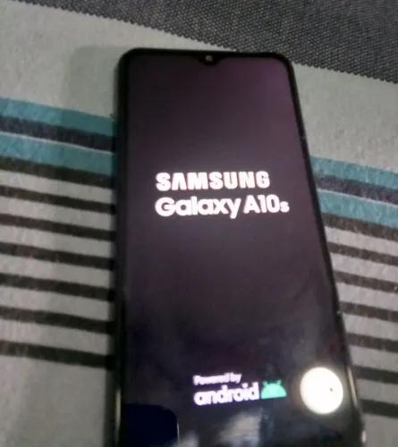 Vendo telefone celular A10S, em ótimo estado de conservação