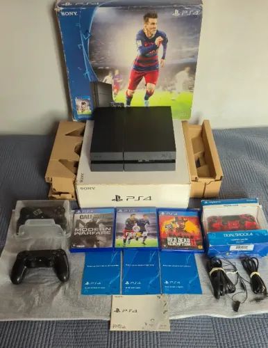 Playstation 4 (PS4) Fat 500Gb Fosco + Caixas + 3 controles + 3 jogos