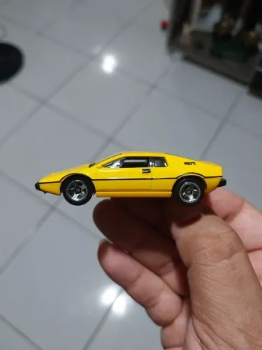 Hot Wheels Lotus Esprit S1