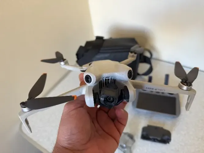 Drone DJI Mini 4 Pro Fly More Combo? Pouco Usado