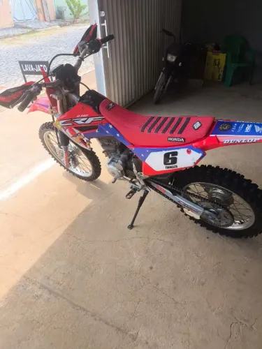 Vendo moto muito conservado