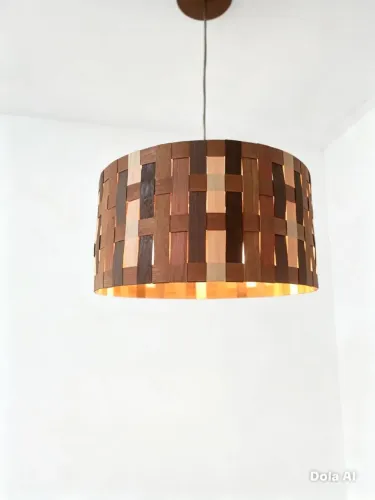 Luminária em madeira trançada com marchetaria artesanal 43 cm X 22 cm altura