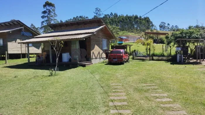 Oportunidade em Imaruí! Casa com terreno grande!