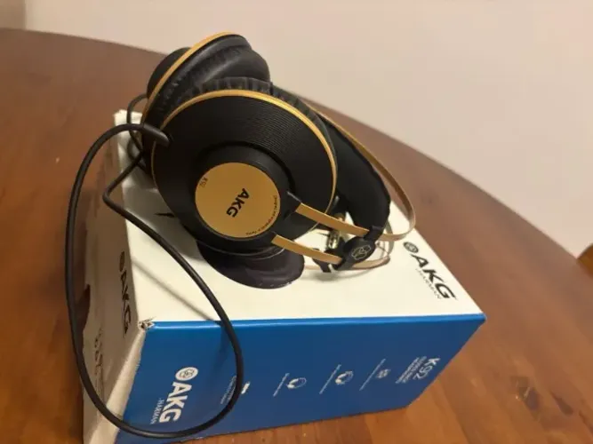 Fone de ouvido over-ear AKG K92 matte black