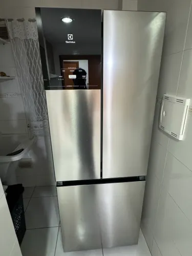 Geladeira semi nova Electrolux