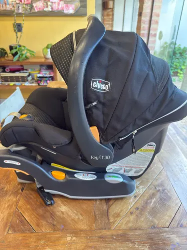 Carrinho Chicco Bravo Travel System 3 em 1 + Bebê Conforto KeyFit