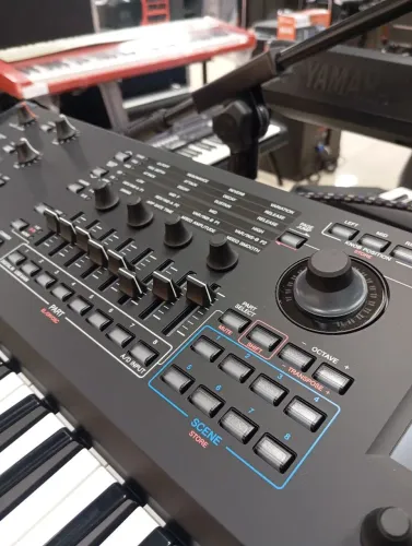 YAMAHA MODX M7 76 TECLAS