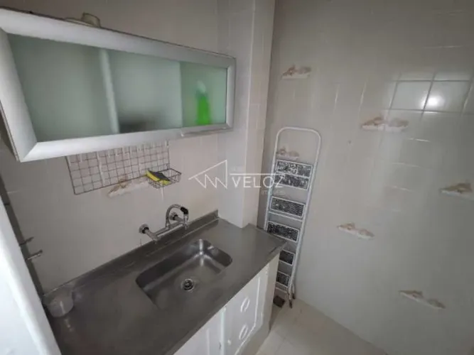 Apartamento : / Residencial / Glória