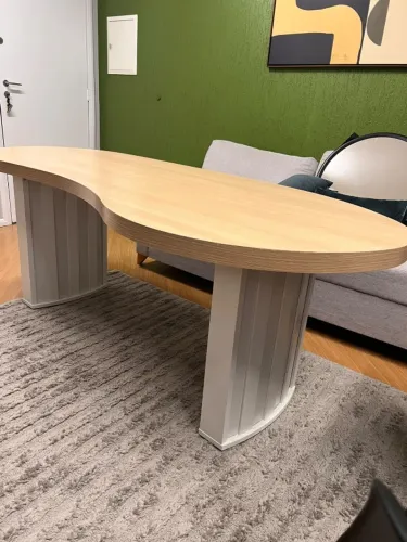 Mesa Executiva Oval Artany Organic 2,00m - Carvalho e Branco