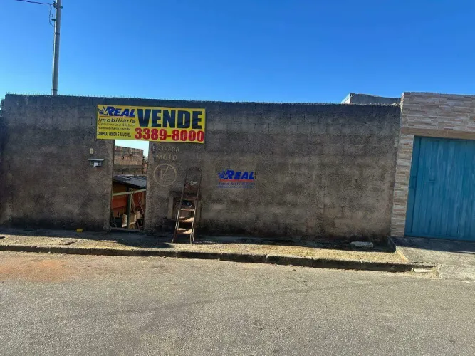 Casa Residencial Exclusiva à Venda no Bairro Mineirão (BH) | 2 Quartos, Suíte e Vaga