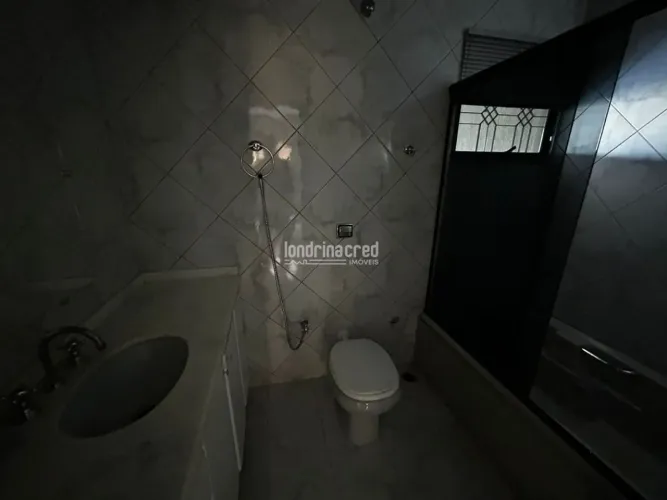 Sobrado à Venda em Alpes, Londrina - PR