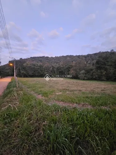 Sitio com 3,7 hectares com riacho em Alto Garcia Angelina SC