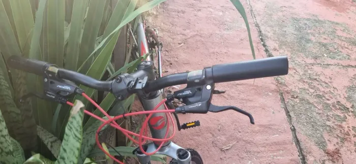 Vendo bicicleta Giant Revel aro 26