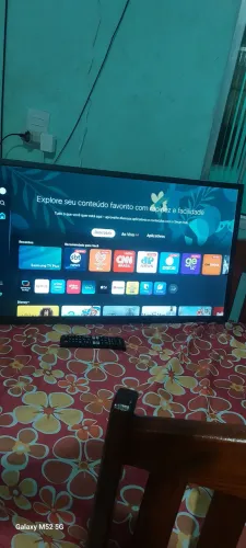 Vende-se uma TV da marca Samsung 32 polegadas semi nova na garantia bairro Mussurunga