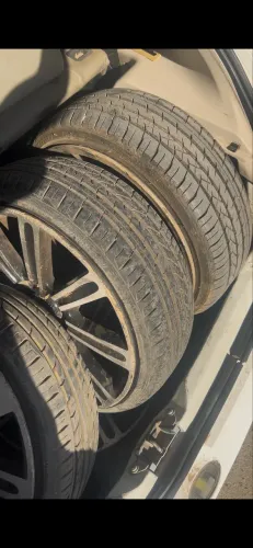 RODAS ARO 17 , UNIVERSAL . PNEUS 165. 35/17