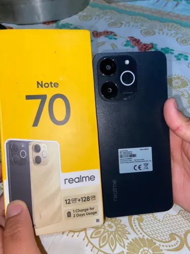 Vendo esse Realme note 70? 700 reais tá na garantia tem a caixa ,tem nota fiscal. 