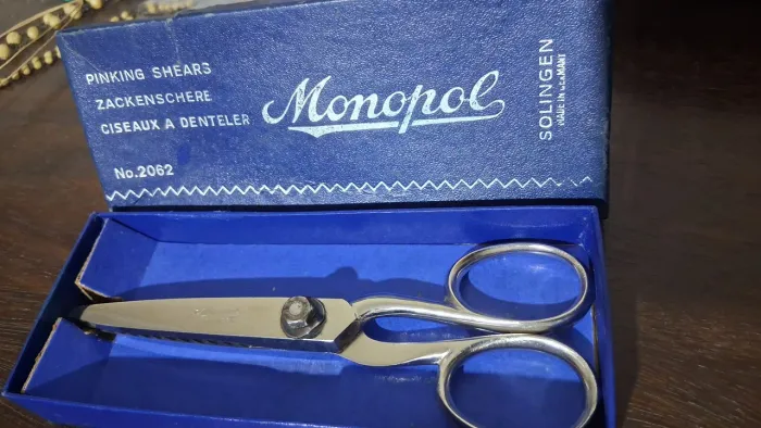 Tesoura de picotar vintage