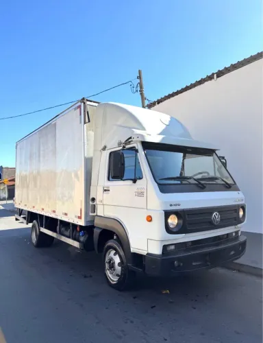 Volkswagen 8.150 Delivery baú