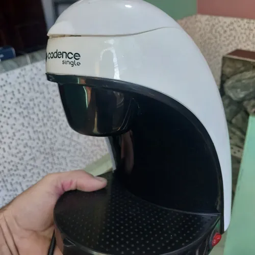 Cafeteira cadence pouquíssimo usado