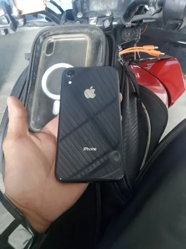IPHONE XR 64GB