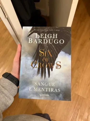 Livro six of crows sangue e mentiras Leigh bardugo