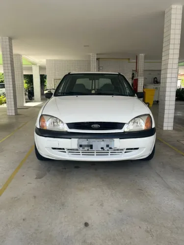 Ford Fiesta Class 1.0 4P 2000