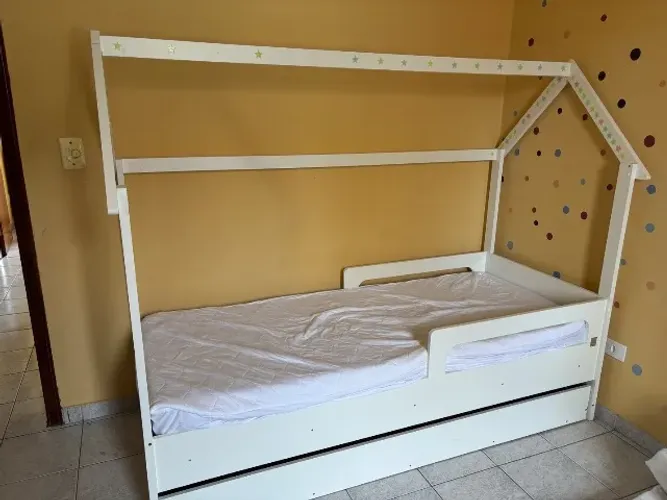 cama solteiro montessoriana seminova 