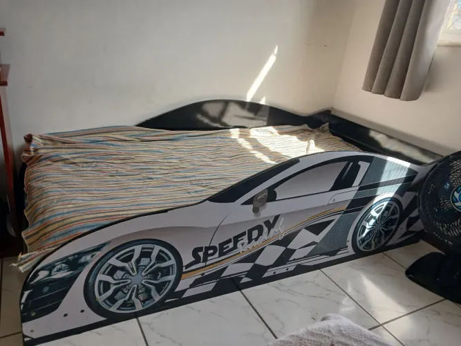Vende-se cama de carrinho