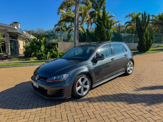 Volkswagen Golf GTI 2.0 TSI 220cv Aut. 2017