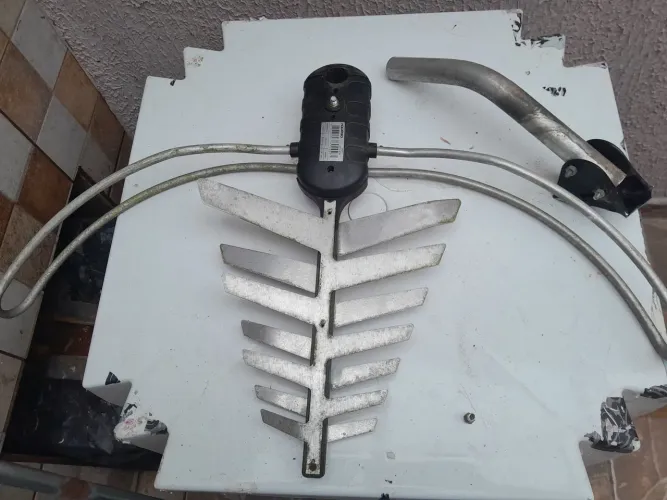 Vendo antena TV com cabo completa