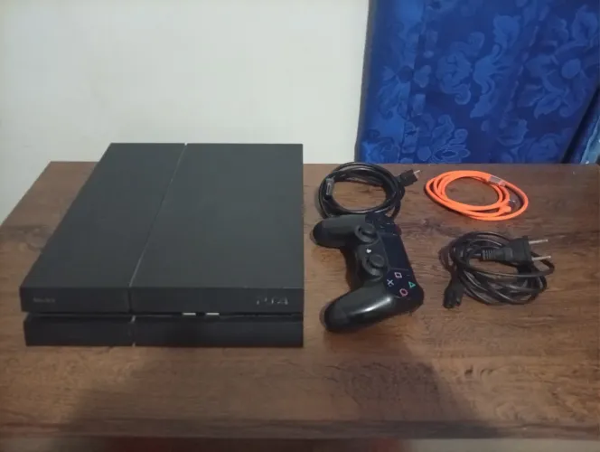 PLAYSTATION 4 + 8 JOGOS + CONTROLE ORIGINAL