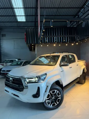 Toyota Hilux CD SRX Plus 4X4 2.8 TDI Die. Aut. 2026