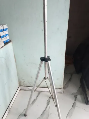 Tripé pra caixa de som