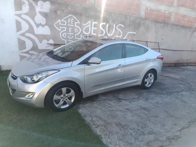 Hyundai Elantra GLS 2.0 16V Flex Aut. 2014