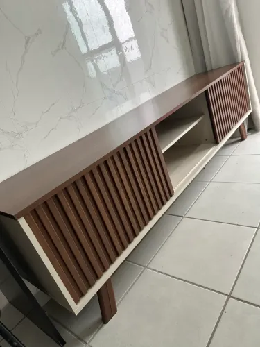 Rack para TV - 1,81m | Design Moderno Ripado