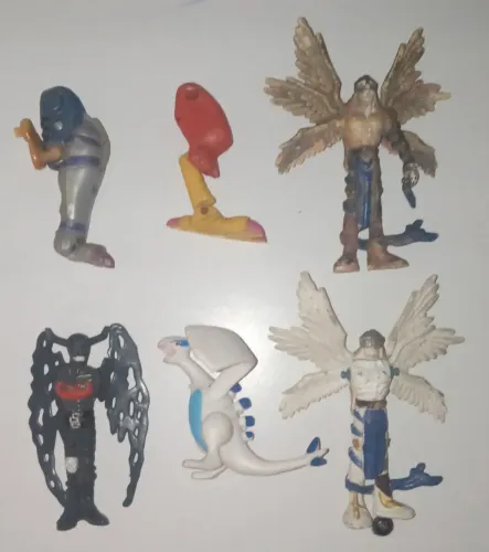 Bonecos Digimon