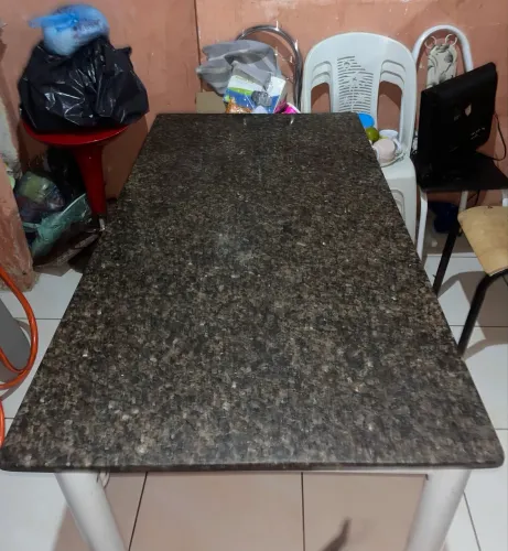 Pedra de Mármore em Ótimo Estado