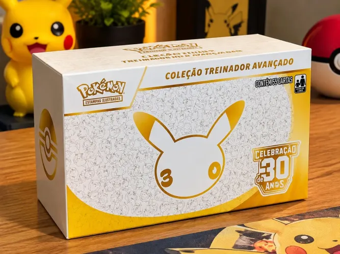 Pokémon TCG 30 Anos - Box Treinador Avançado ETB Novo Lacrado