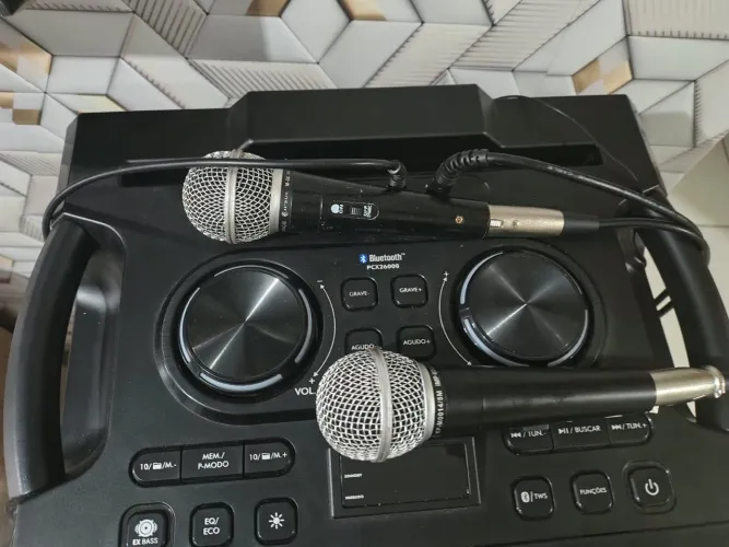 Som Philco Extreme 2600w com microfones