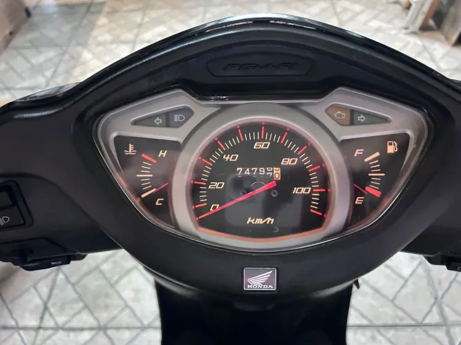 Honda lead 2010