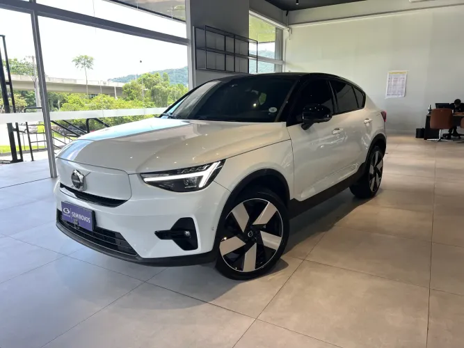Volvo C40 Recharge Pure Eletric (elétrico) 2022