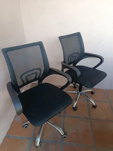 Duas cadeiras executiva