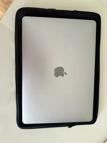 Macbook pro m2