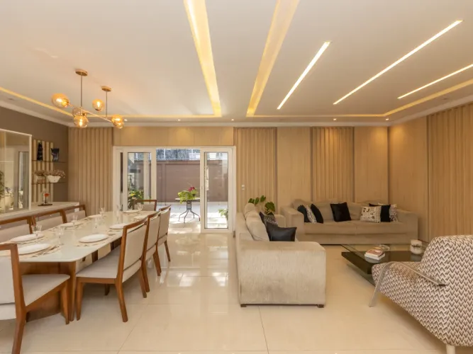 Casa em condomínio para venda com 4 quartos, 433m²