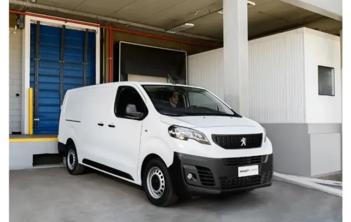 Peugeot Expert E- Cargo 136cv (elétrico) 2023